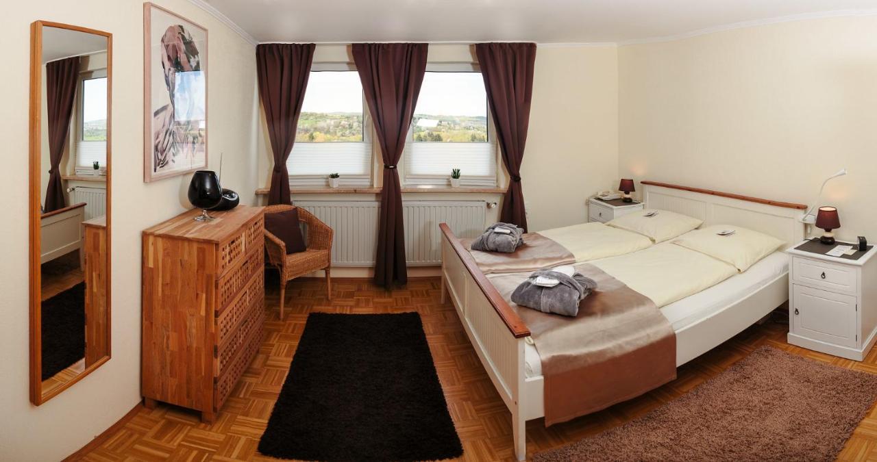 Hotel-Restaurant Zur Krone Loehnberg Ngoại thất bức ảnh